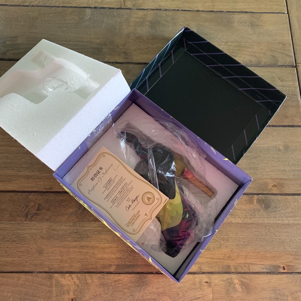 🌹 NWB Fashionably Disney LE Maleficent Shoe 🌹 - Picture 8 of 8